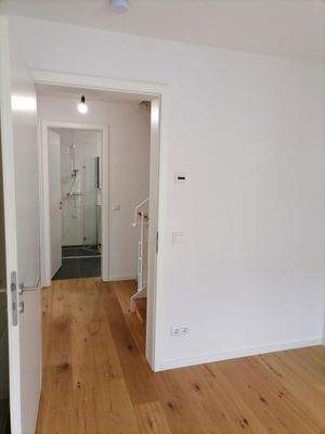 Büro und Diele, Bad  1.OG