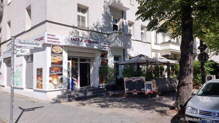 Straßenansicht Gewerbe Haus 11