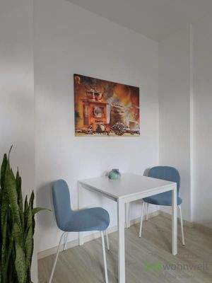 Esstisch vor der Küche