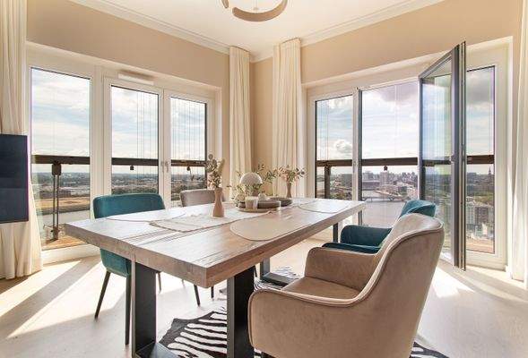 Bodentiefe Fenster generieren Panoramablick