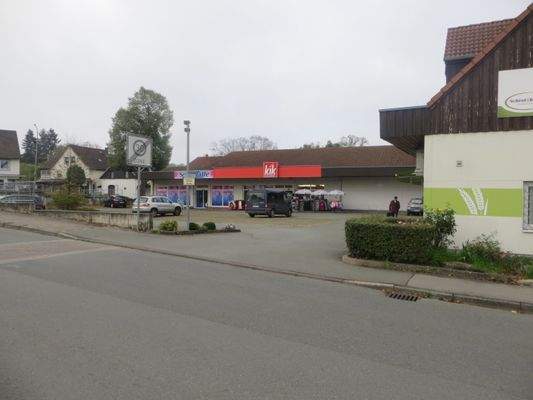 Kleines Shoppingcenter.JPG