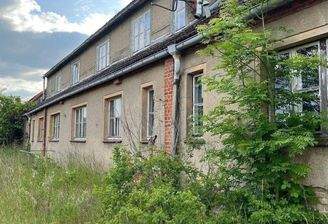 Blick auf das Mehrfamilienhaus