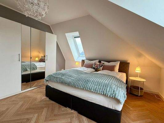 Klipphausenestr.2 möbliert DG re  SZ