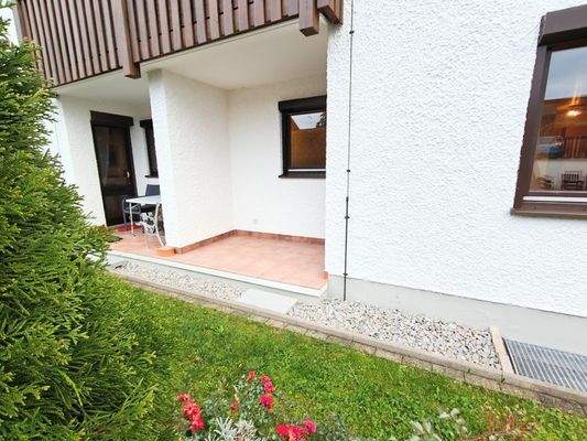 eine Westterrasse lädt zum Verweilen ein