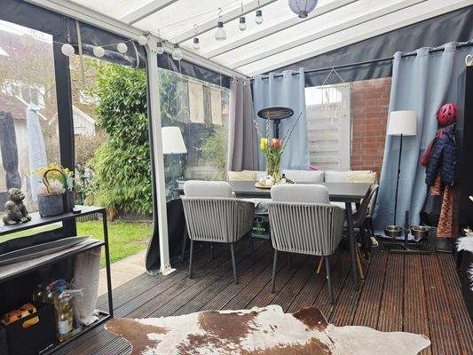 überdachte Terrasse