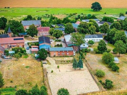 Luftbild hofseitige Ansicht 21.jpg