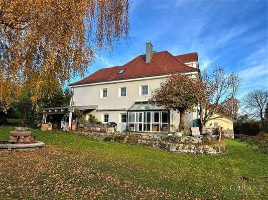 Hausansicht mit Garten Westseite 