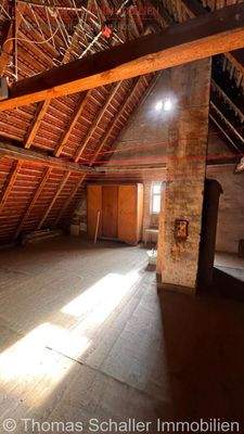 Dachboden - Wohnaus - mögliche Ausbaureserve 