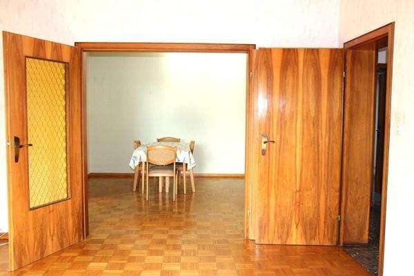 Wohnen und Essen mit Verbindungstür