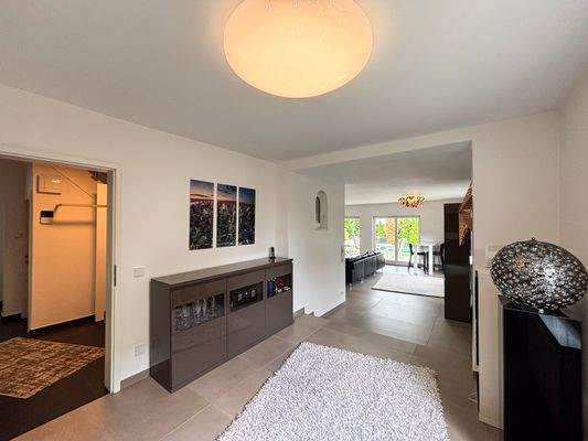 "Pianozimmer" auch nutzbar als Esszimmer, Durchgang zum Wohnzimmer