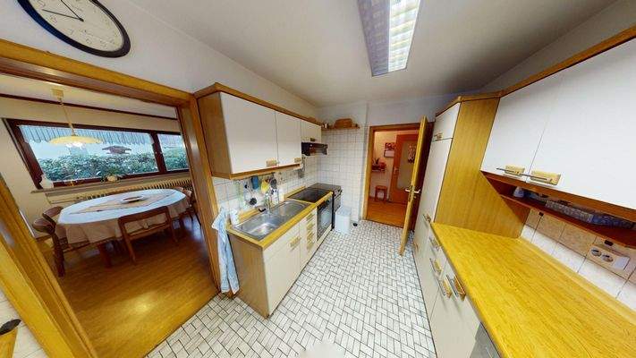 Küche und Esszimmer EG 