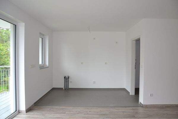 Küche mit Abstellraum.jpg