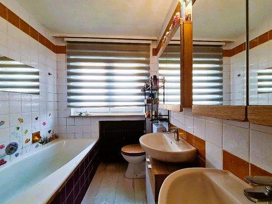 Bad mit zwei Waschbecken