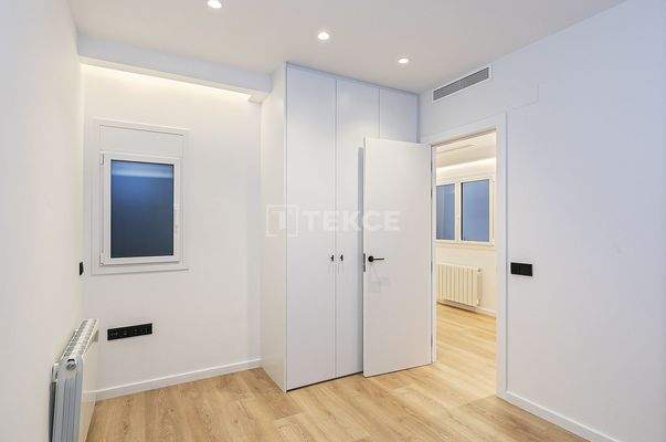 Modern Apartment Close to Avenida Diagonal in Les Corts