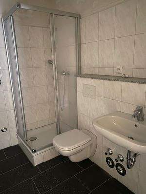 Musterfoto Bad mit Dusche