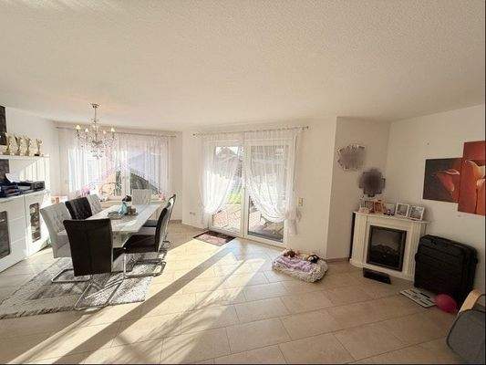 Wohn-/Esszimmer, DHH vorne