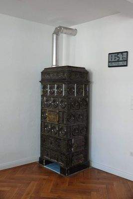 hist. Kachelofen.JPG