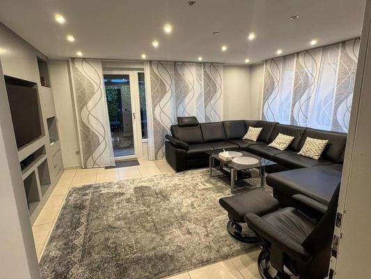 2 Wohnzimmer EG.jpeg