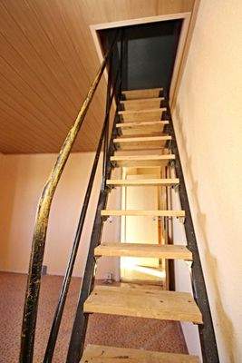 Treppe zum DG