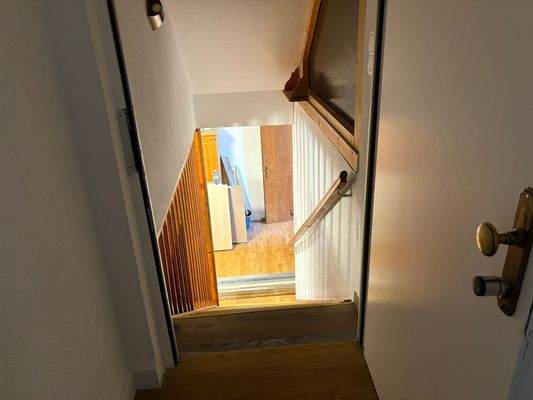 Stiegenaufgang zur W2 von der Lobby.JPEG