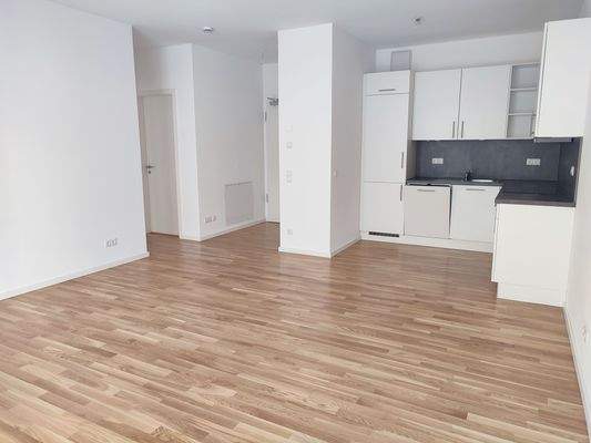 Beispiel Wohnzimmer + Küche