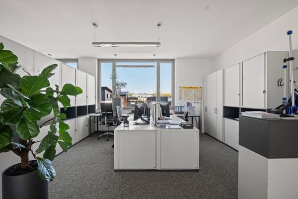 2025-04 Fotos Innen 1. OG  (5).jpg