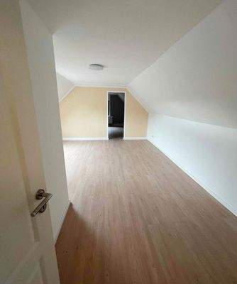 Das Durchgangszimmer im DG