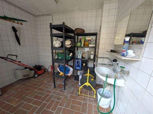 Abstellraum Nebegebäude