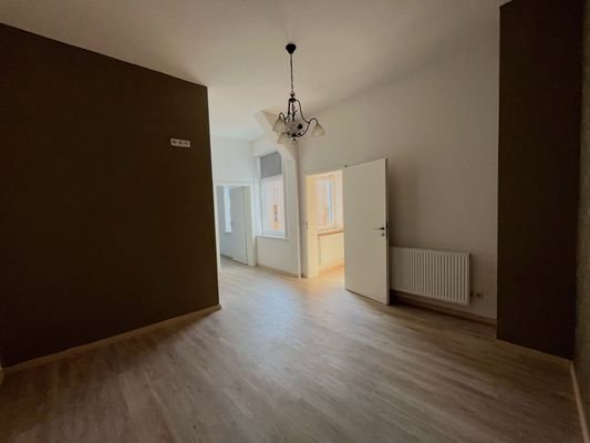 ef34992f-0168-47c8-a88f-da4bd5417fb3.jpg