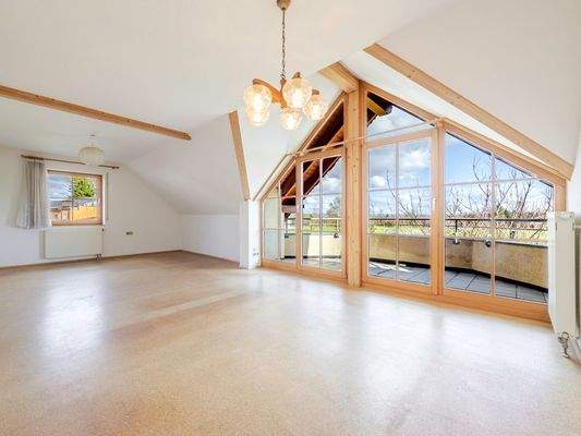 geräumiges Zimmer mit fantastischer Aussicht und Ost-Balkon