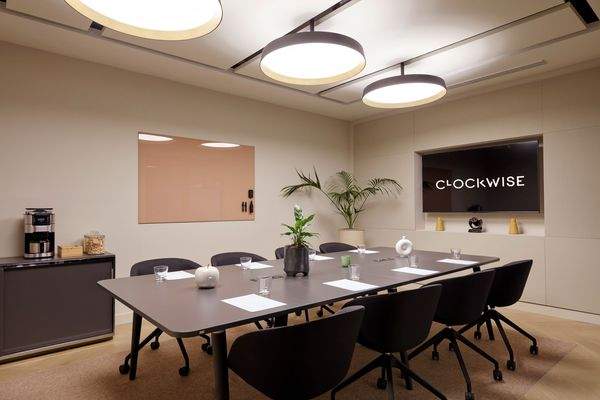 Konferenzraum_1M02 8 Personen