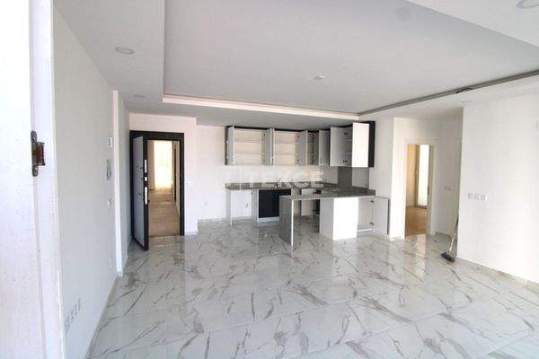 Centrally Located Apartments in a Complex with Pool in Girne