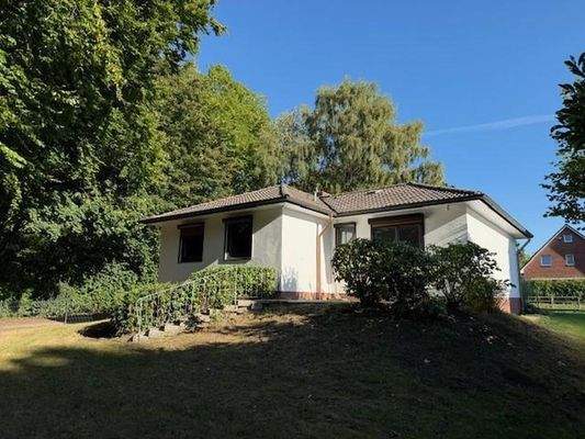 Rückseite mit Terrasse