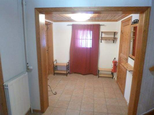 Vorraum (Garderobe inklusive)