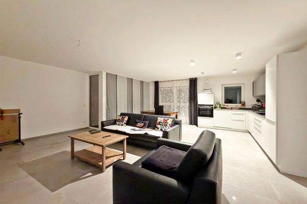 großzügiges Wohn- und Esszimmer