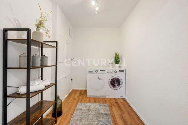 Abstellkammer mit Anschluss für Waschmaschine und Trockner