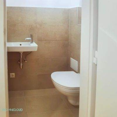 EXTRA WC MIT HANDWASCHBECKEN