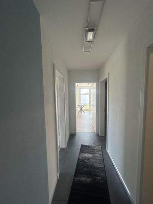 Flur zum Wohn-Essbereich