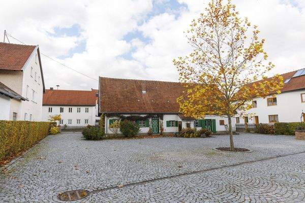 Rückseite Haupthaus mit Innenhof