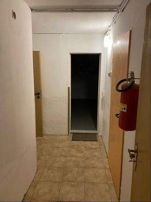 Flur im Kellergeschoß