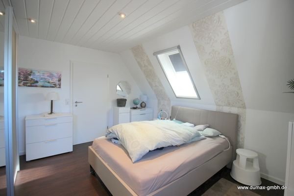 Schlafzimmer 1 (1)