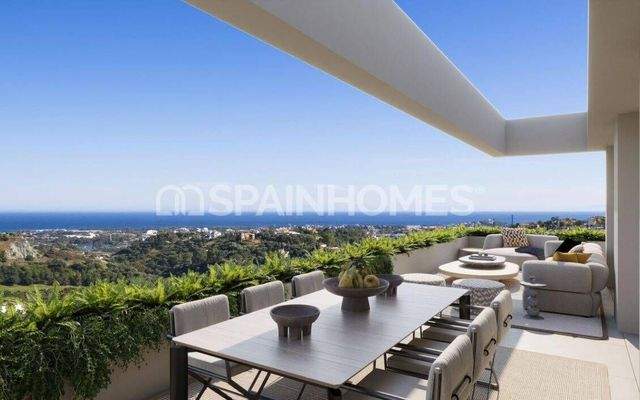 Flats with Generous Layouts and Expansive Terraces in Mijas