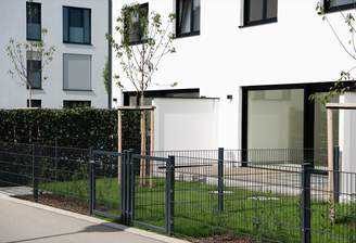 Terrasse und Garten Südseite