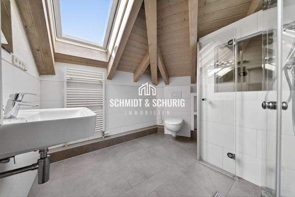 Badezimmer / Dachgeschoss