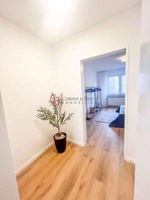  Flur zum Schlafzimmer 1