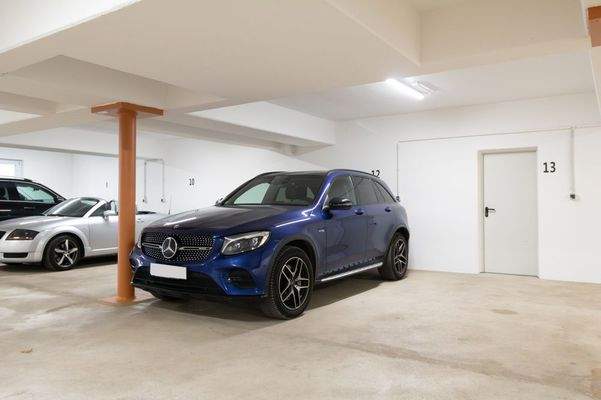 Tiefgaragen-Stellplatz 