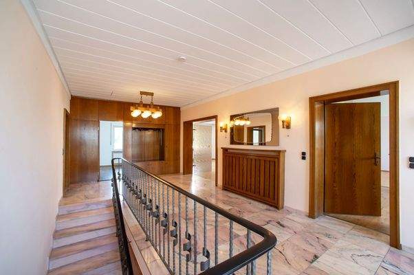 Herzlich willkommen - großzügige Diele 