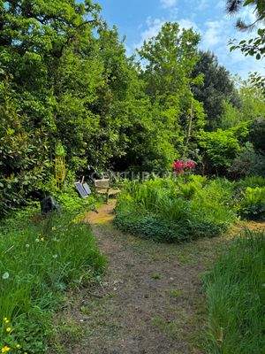Naturgarten mit Biotopen