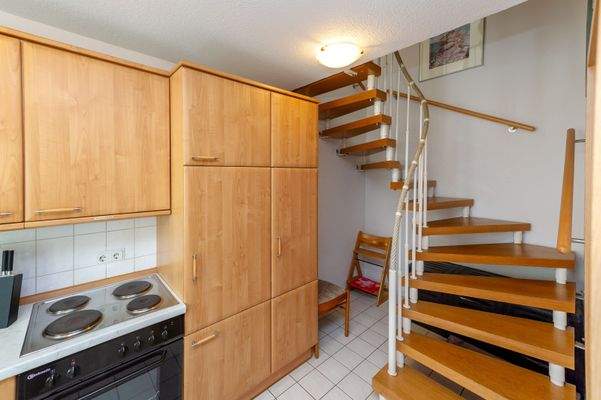 Treppe vom EG ins 1. OG