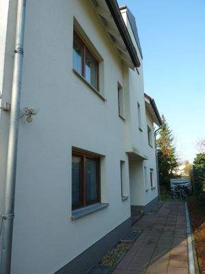 Seitlicher Hauseingang